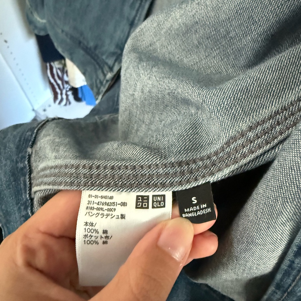 Uniqlo Men's Light Blue Denim Bomber Jacket - Picture 4 of 5